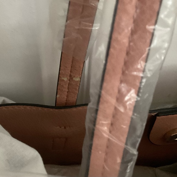 NWT!! De Vesi Pink Tote Retail $200!!! - Picture 7 of 8